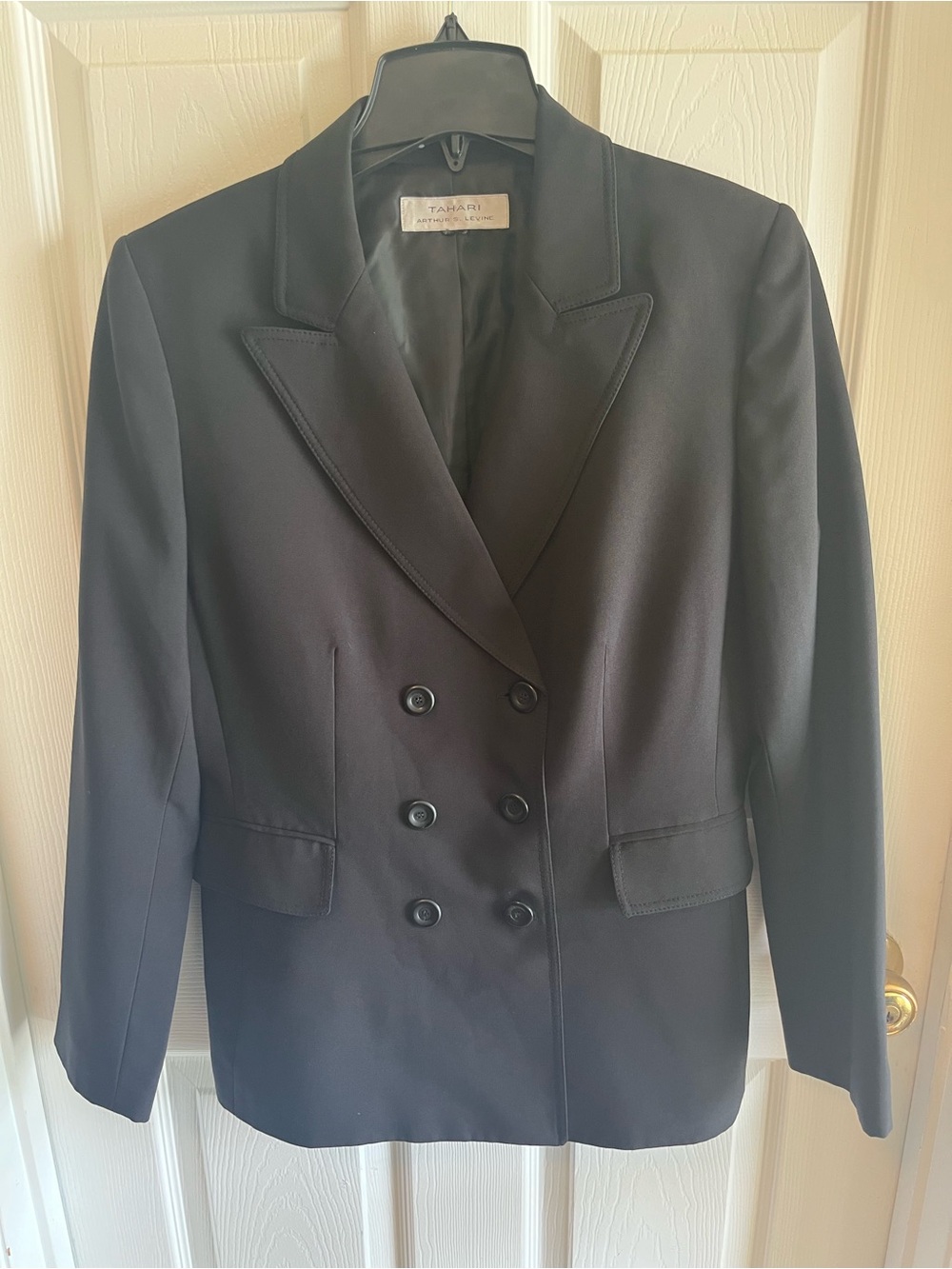 GUC Tahari Women’s Black Blazer Jacket size 6